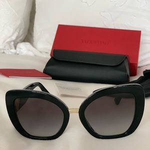 VALENTINO BRAND NEW SUNGLASSES